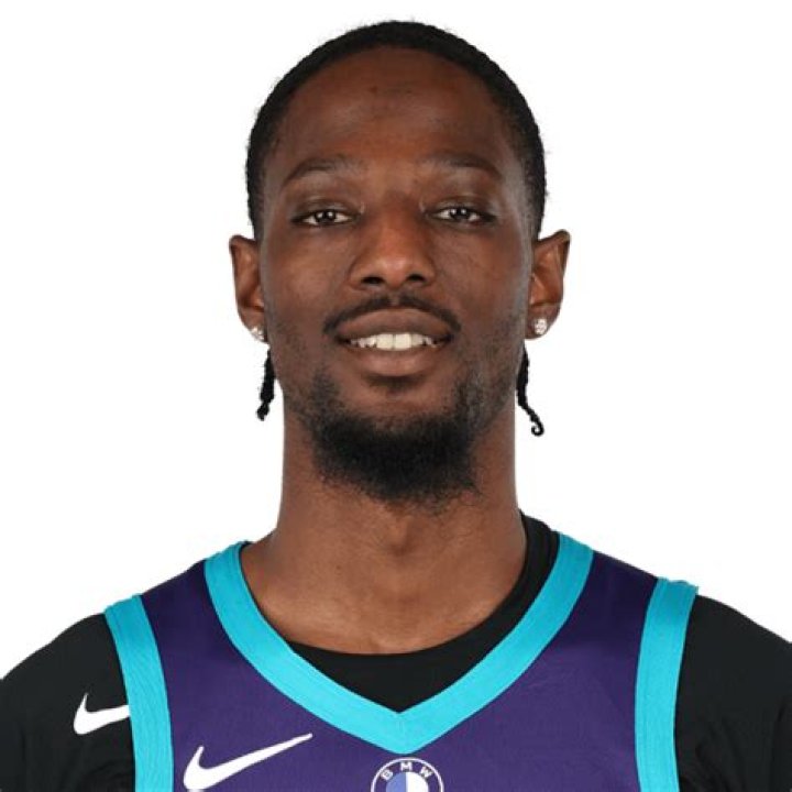 Marcus Garrett age